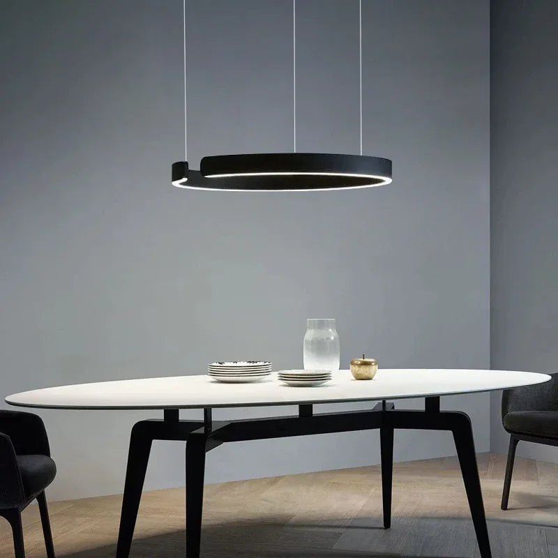 Lampada a sospensione a cerchio moderna