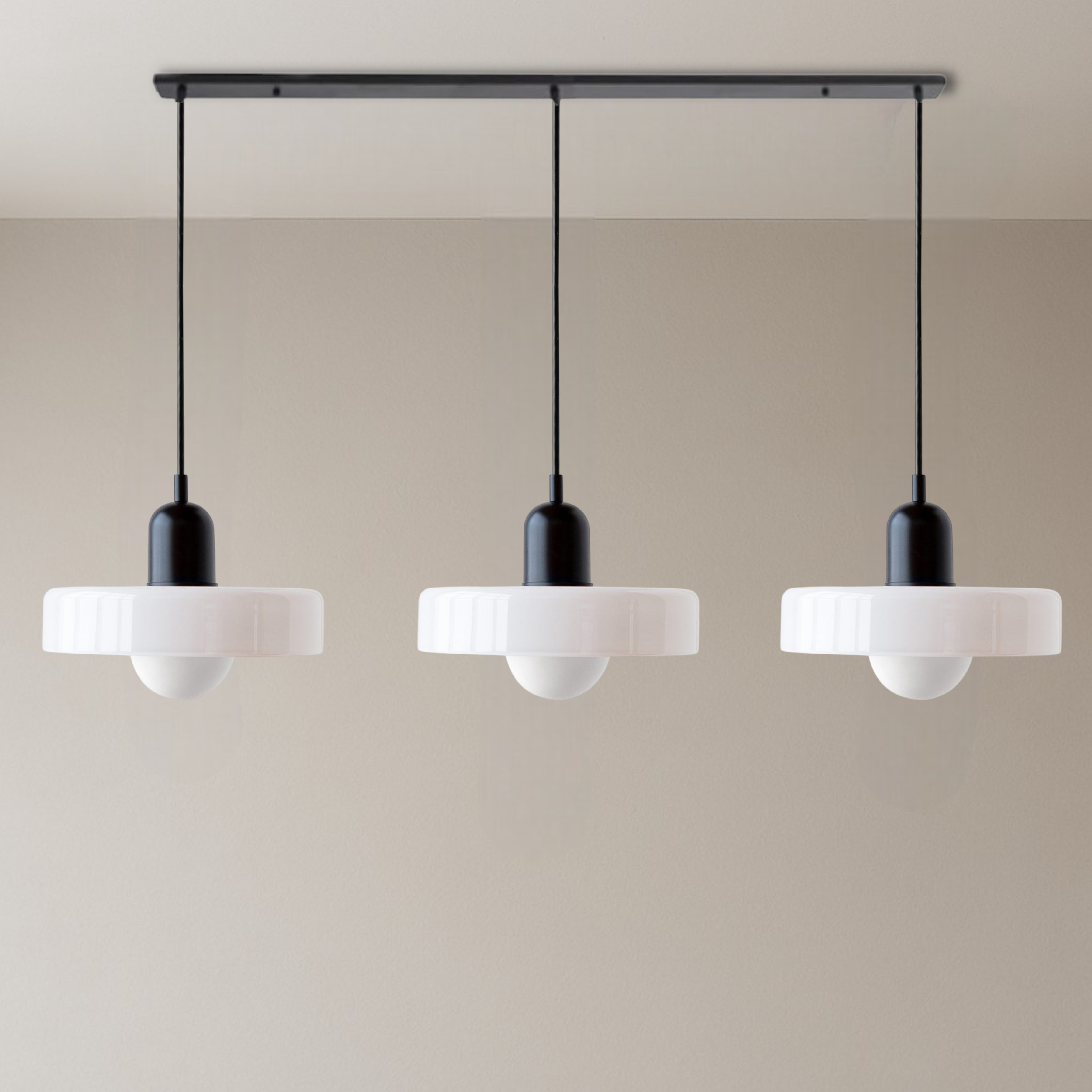 Lampada a sospensione a 3 teste in vetro colorato Bauhaus