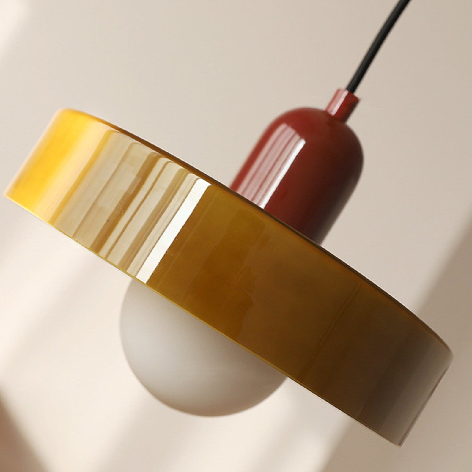 Lampada a sospensione in vetro colorato Bauhaus