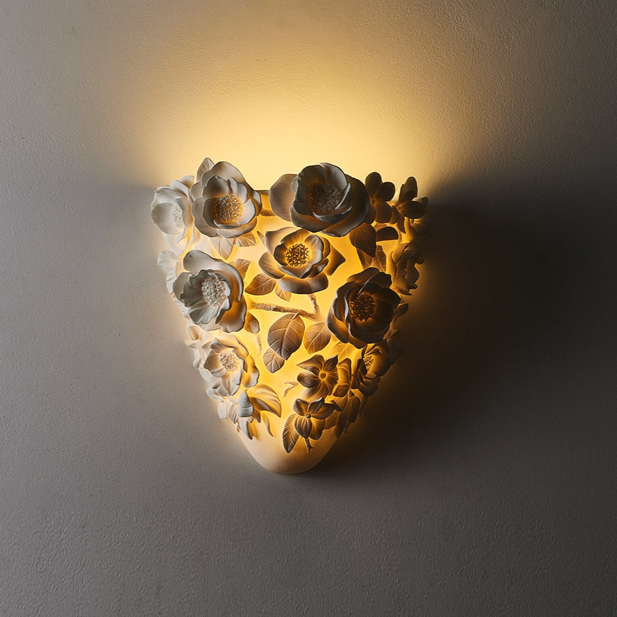 Lampada da parete a fiori in ceramica