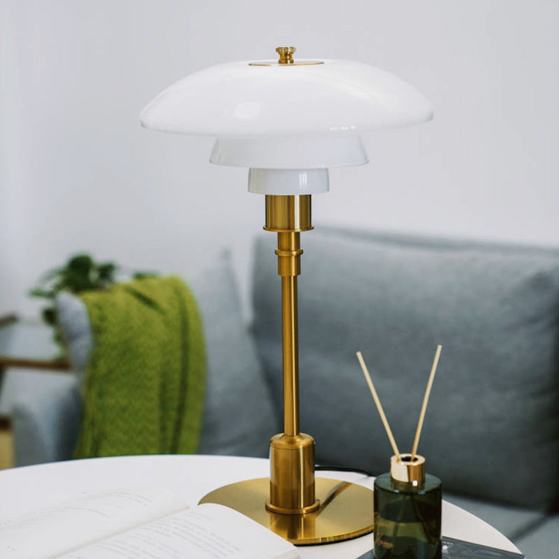 Lampada da tavolo di design danese