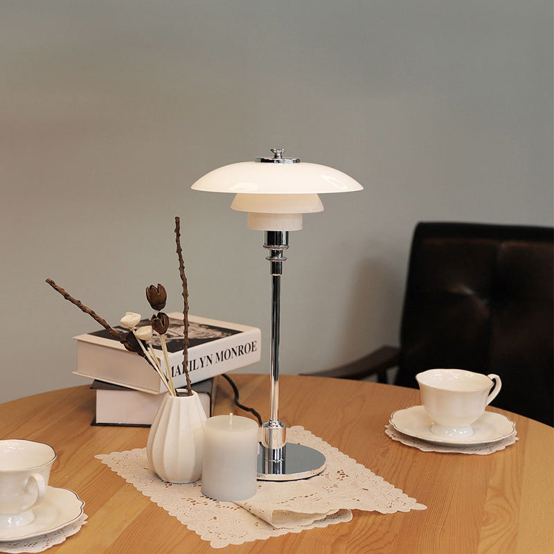 Lampada da tavolo di design danese