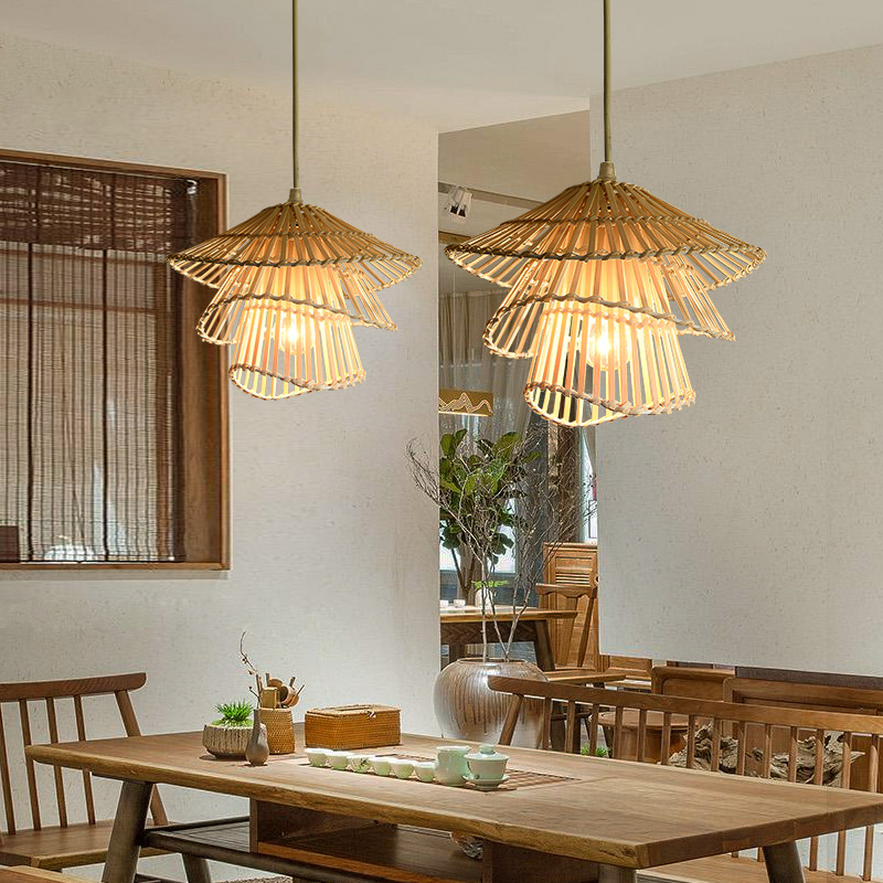 Luce a sospensione in legno di rattan