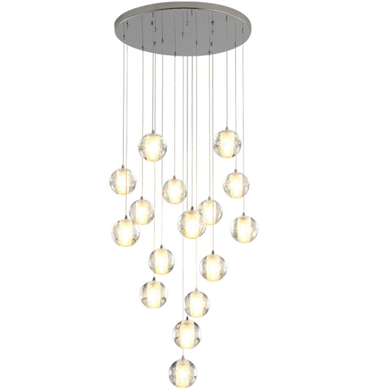Lampadario a forma di scala con sfere di cristallo