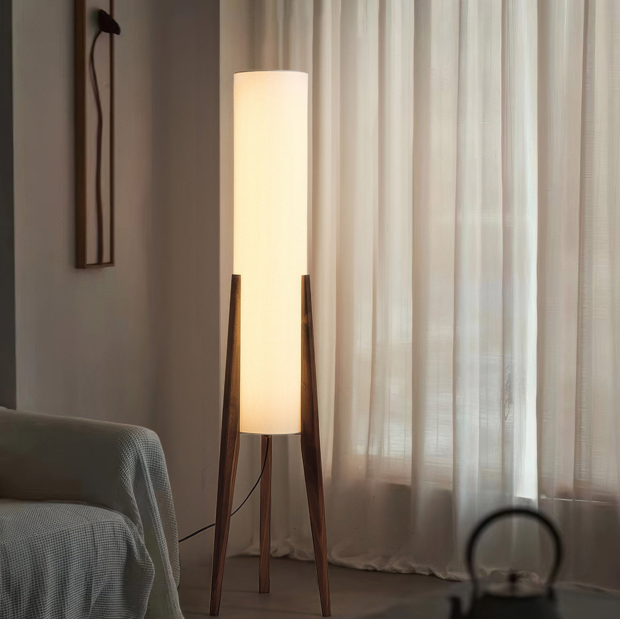 Lampada da terra in noce massiccio