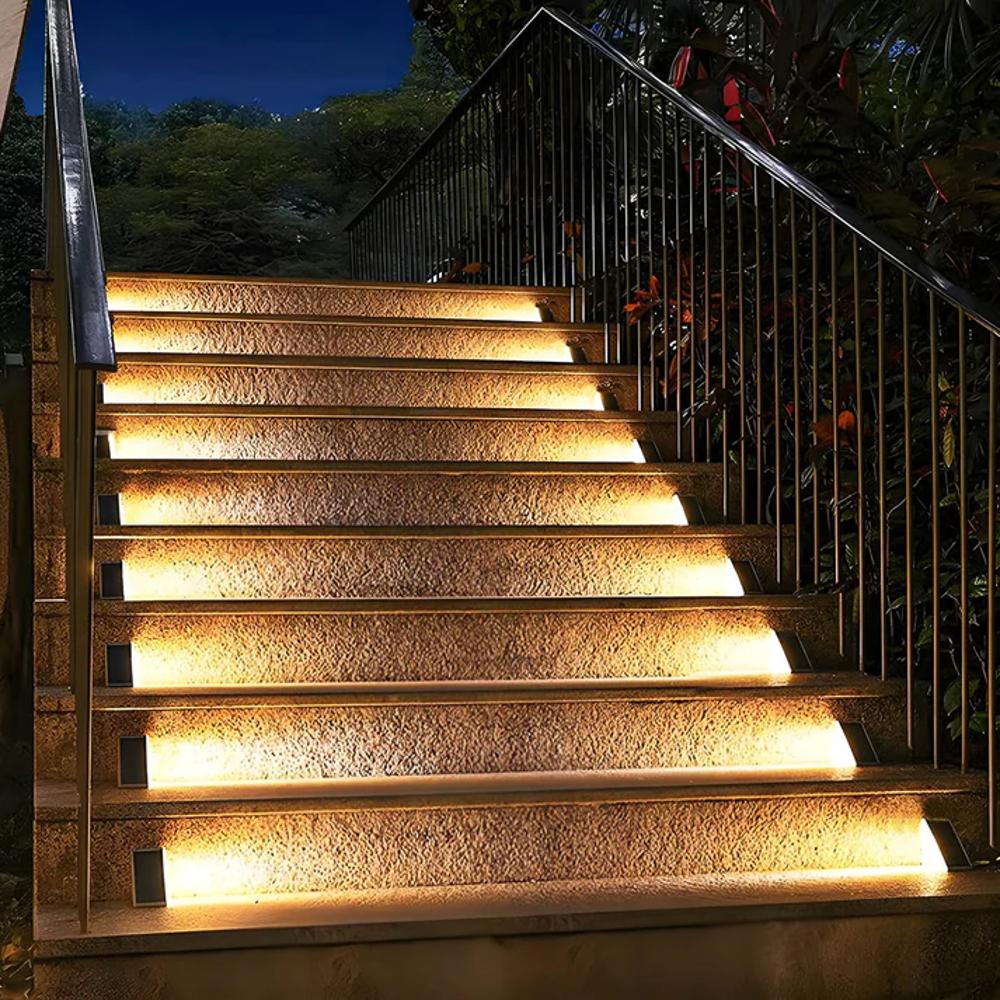 Luci solari per scale esterne