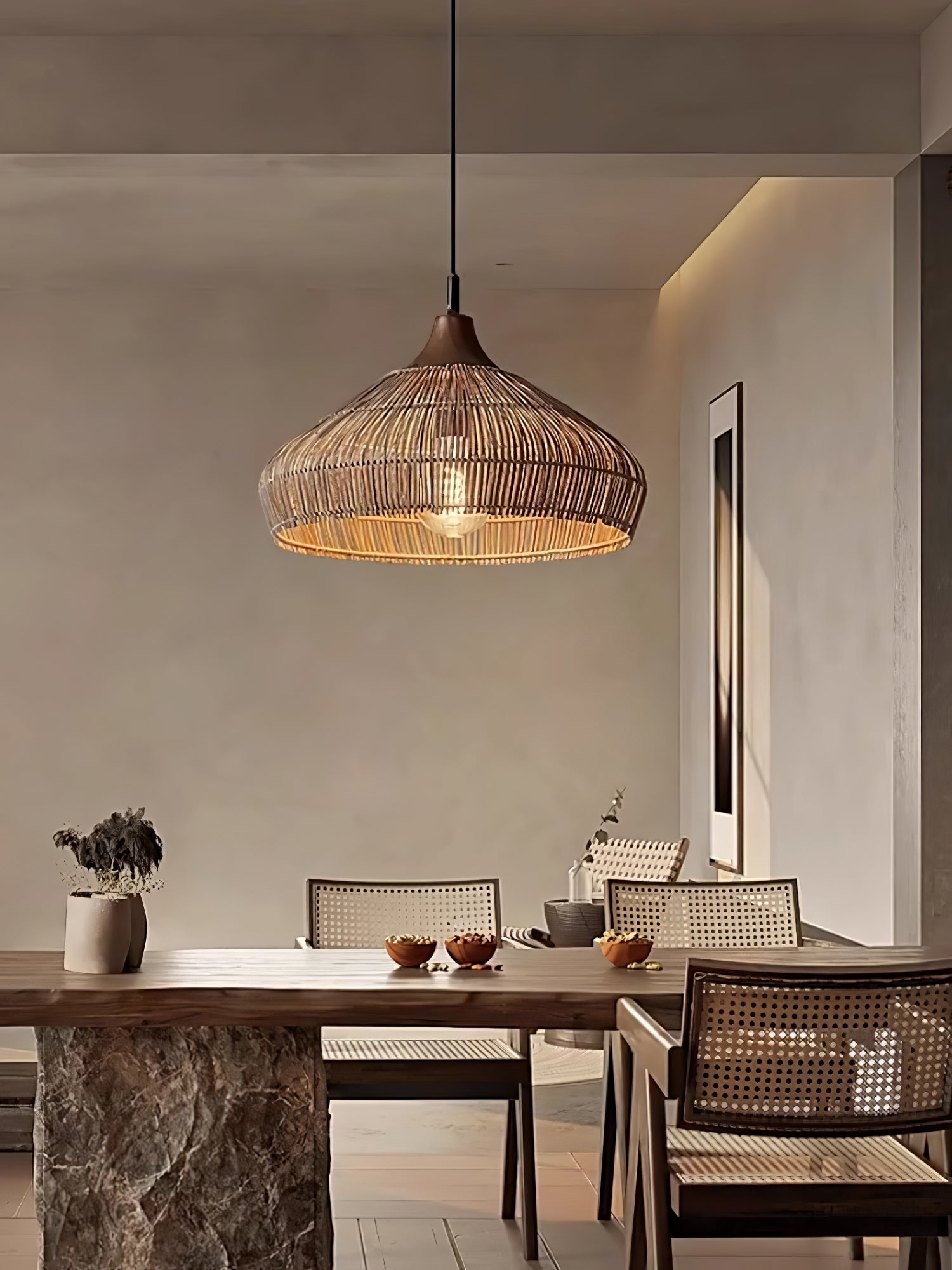 Luce a sospensione in vimini e rattan