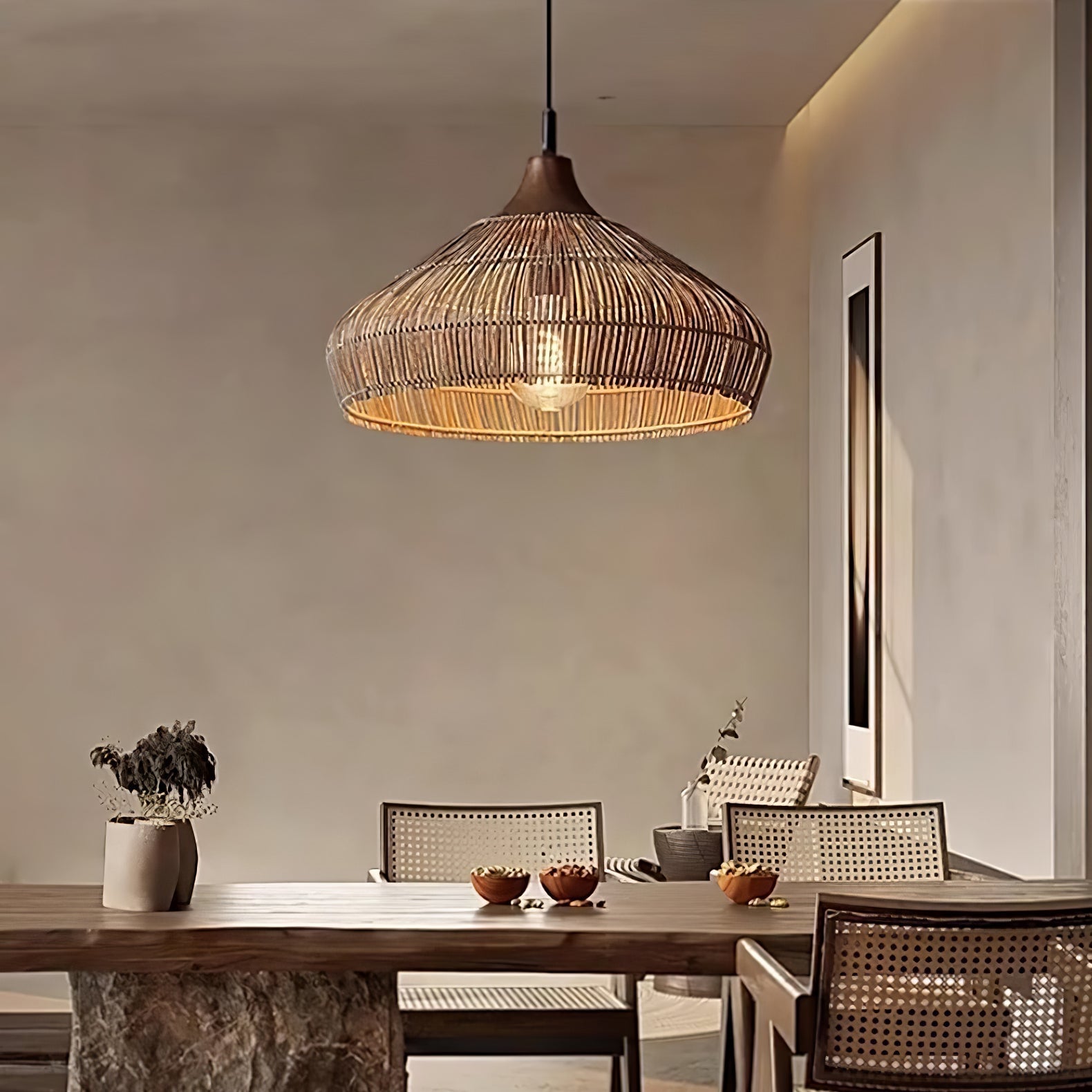Luce a sospensione in vimini e rattan