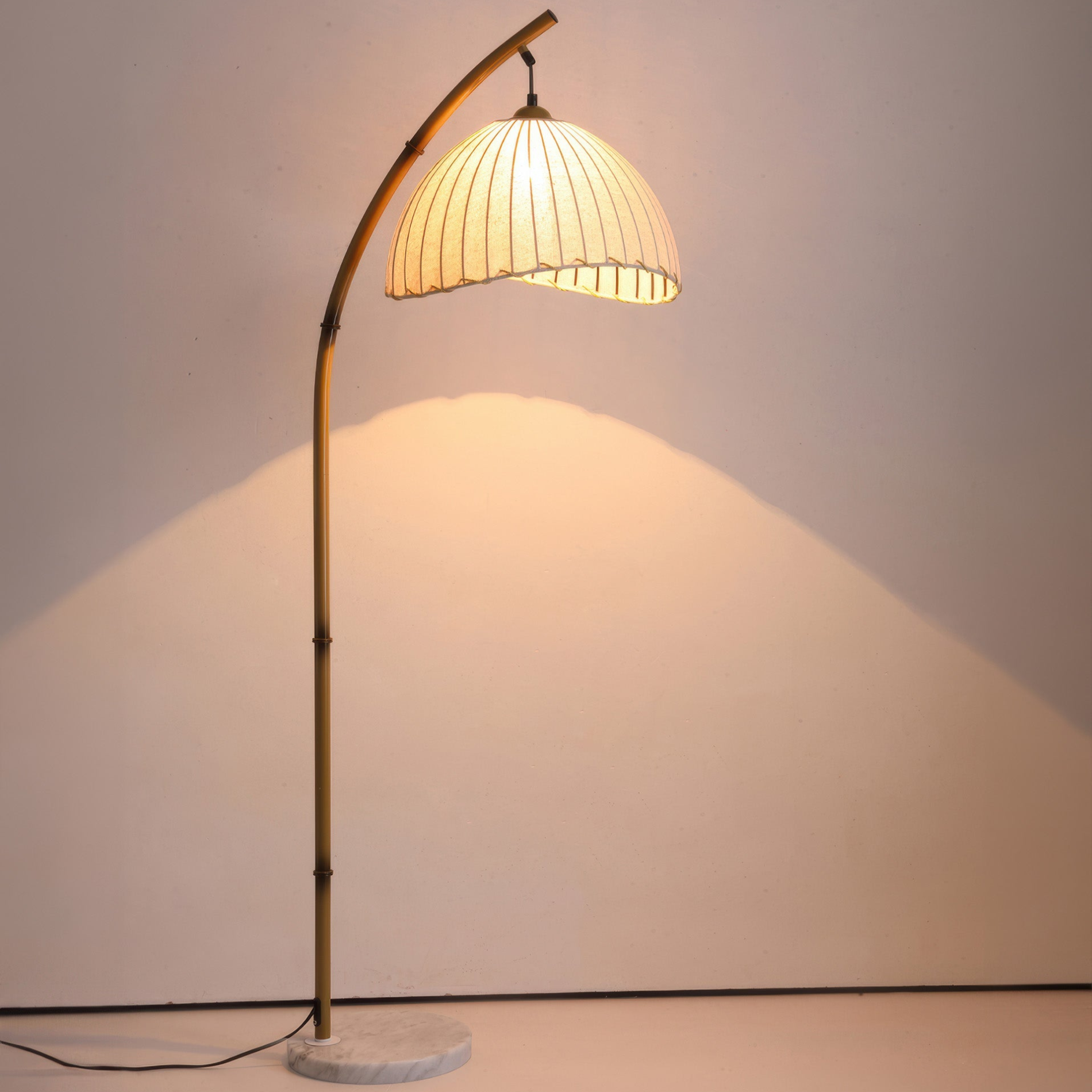 Lampada da terra culturale in bambù